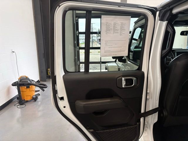 Used 2019 Jeep Wrangler Unlimited Sahara w/ Safety Group image 15