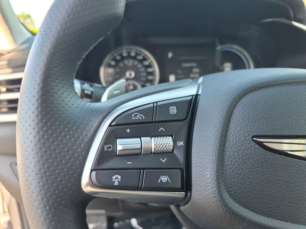 Used 2026 Genesis G70 2.5T image 12