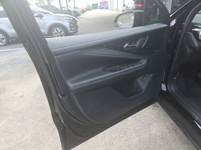 Used 2024 Chevrolet Blazer EV LT AWD/4WD image 18