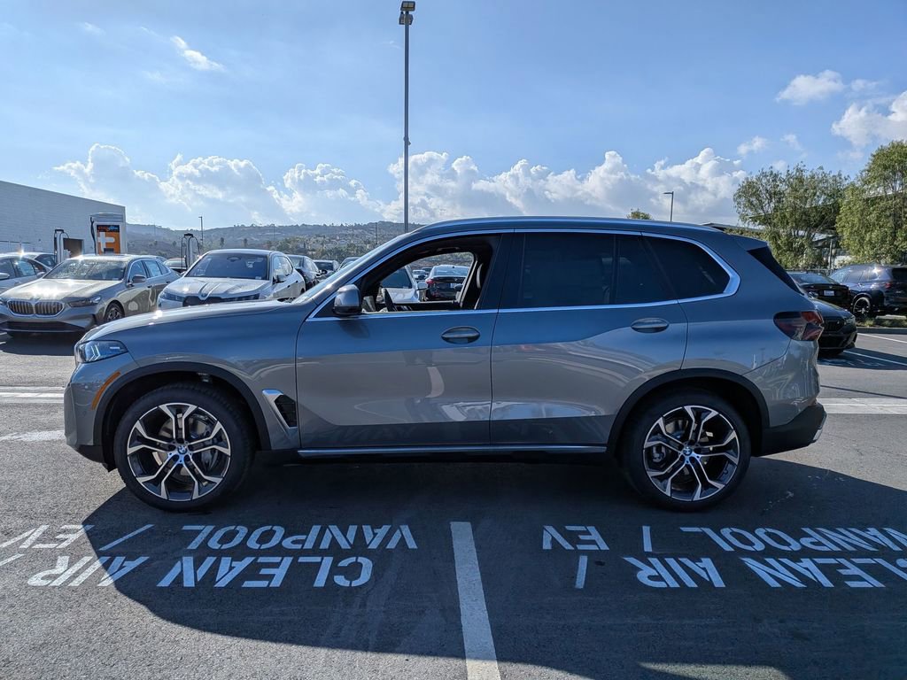 New 2026 BMW X5 sDrive40i image 5