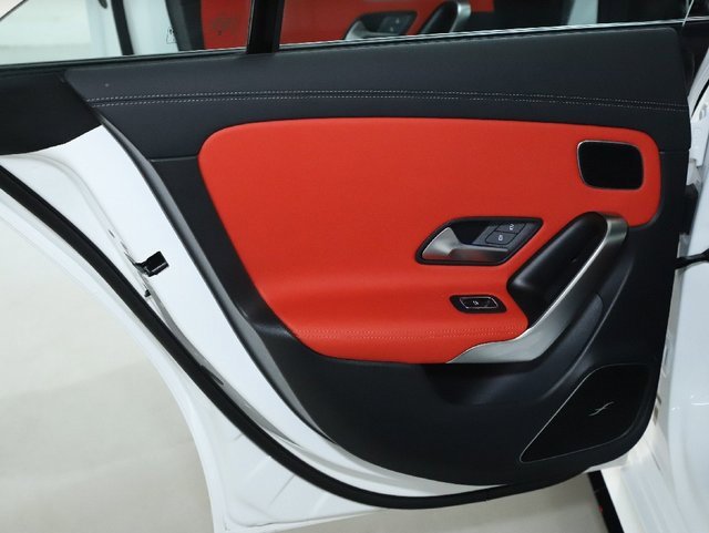 Used 2025 Mercedes-Benz CLA 35 AMG 4MATIC image 32