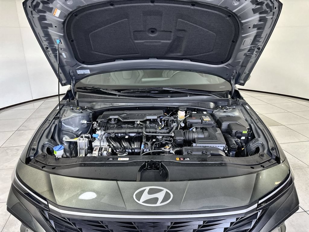 New 2026 Hyundai Elantra SEL Sport FWD image 18