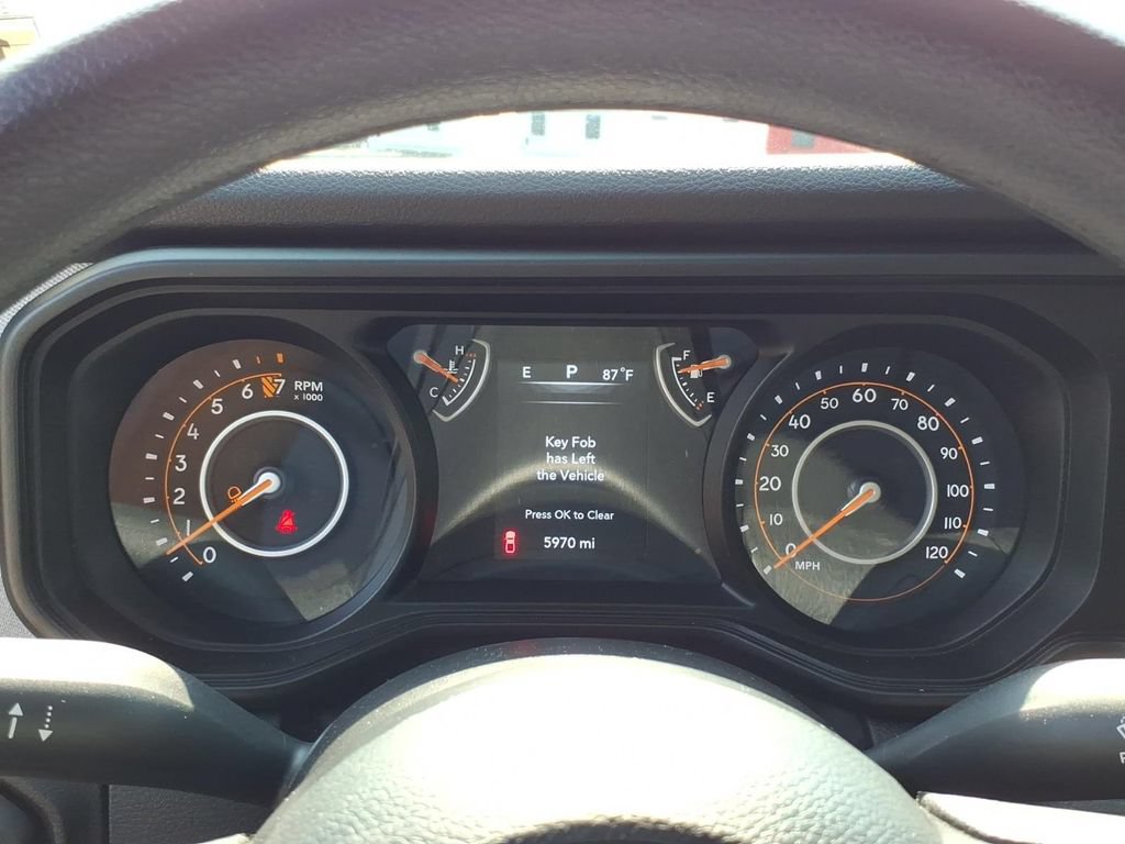 Used 2025 Jeep Gladiator Sport AWD/4WD image 14