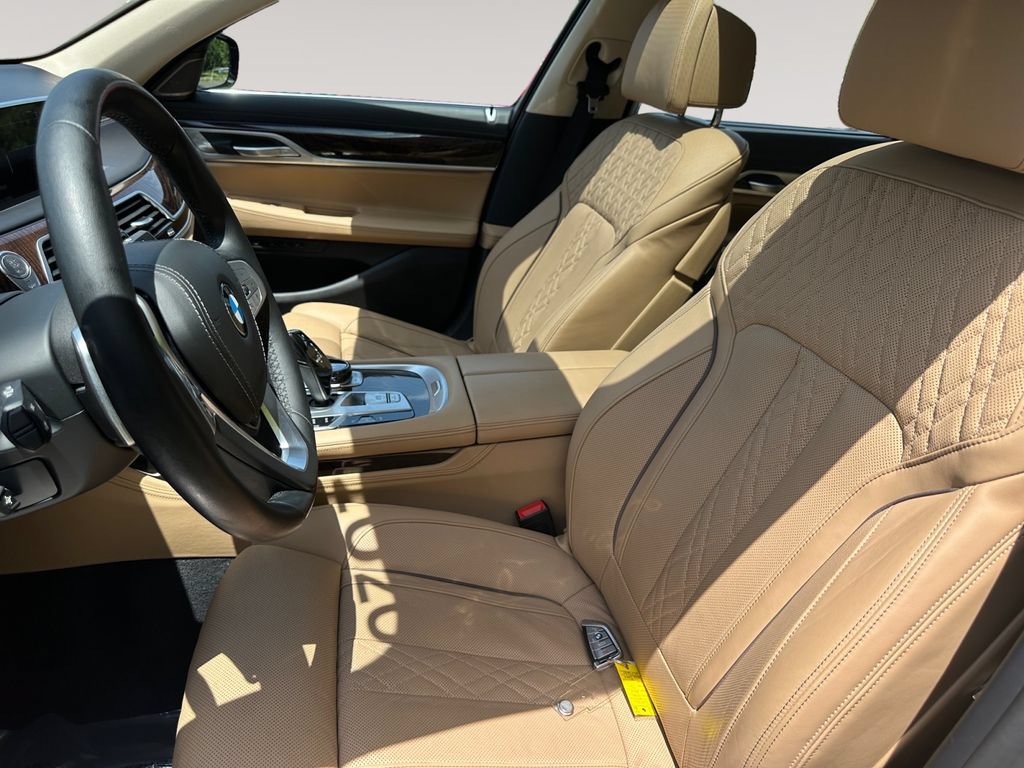 Used 2020 BMW 750i xDrive w/ Executive Package AWD/4WD image 1