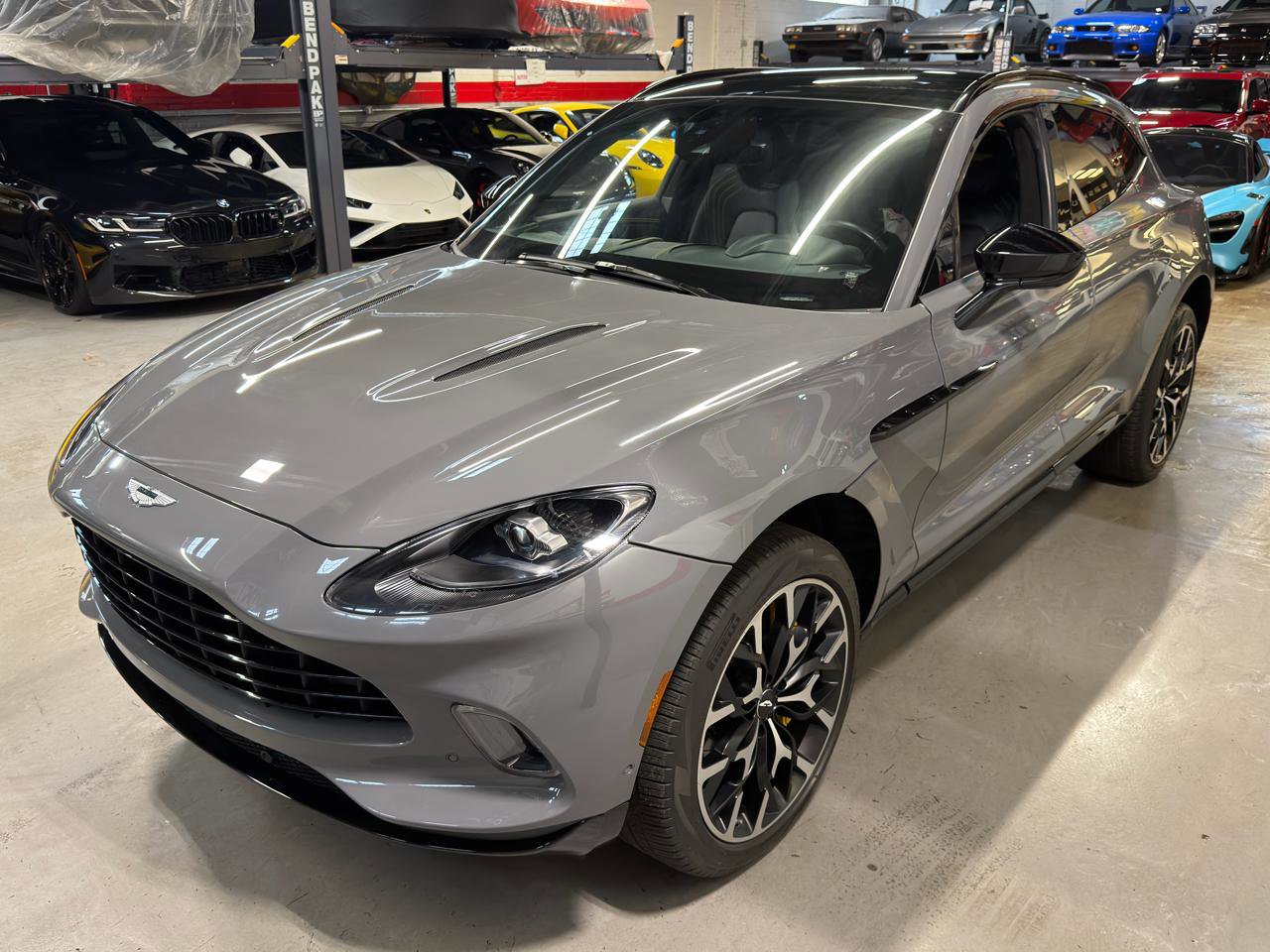 Used 2021 Aston Martin DBX image 11