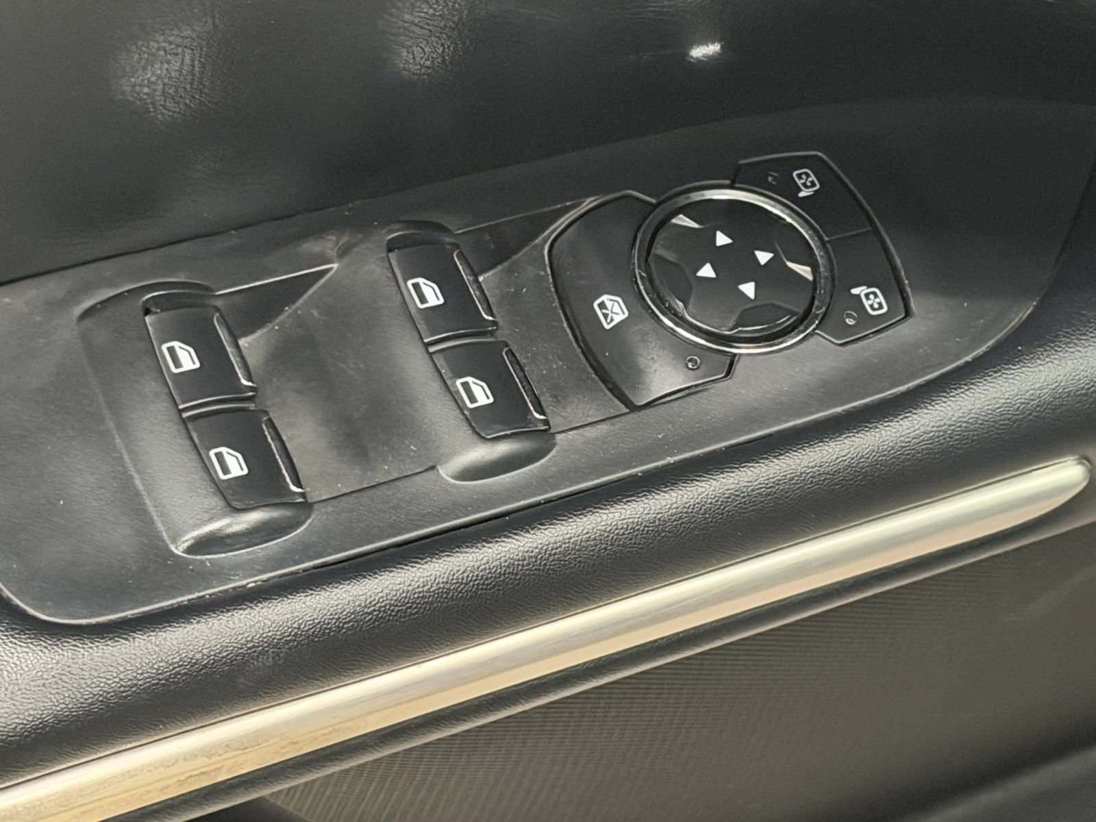 Used 2015 Lincoln MKZ FWD image 23