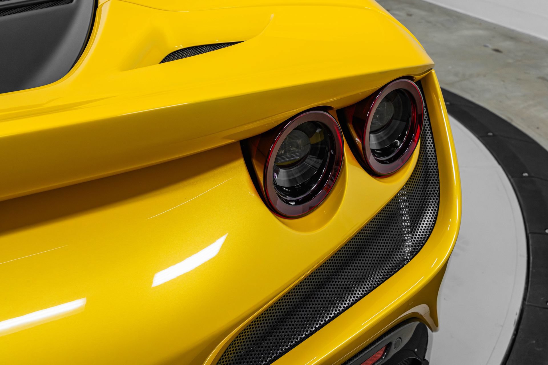 Certified 2022 Ferrari F8 Tributo RWD image 50