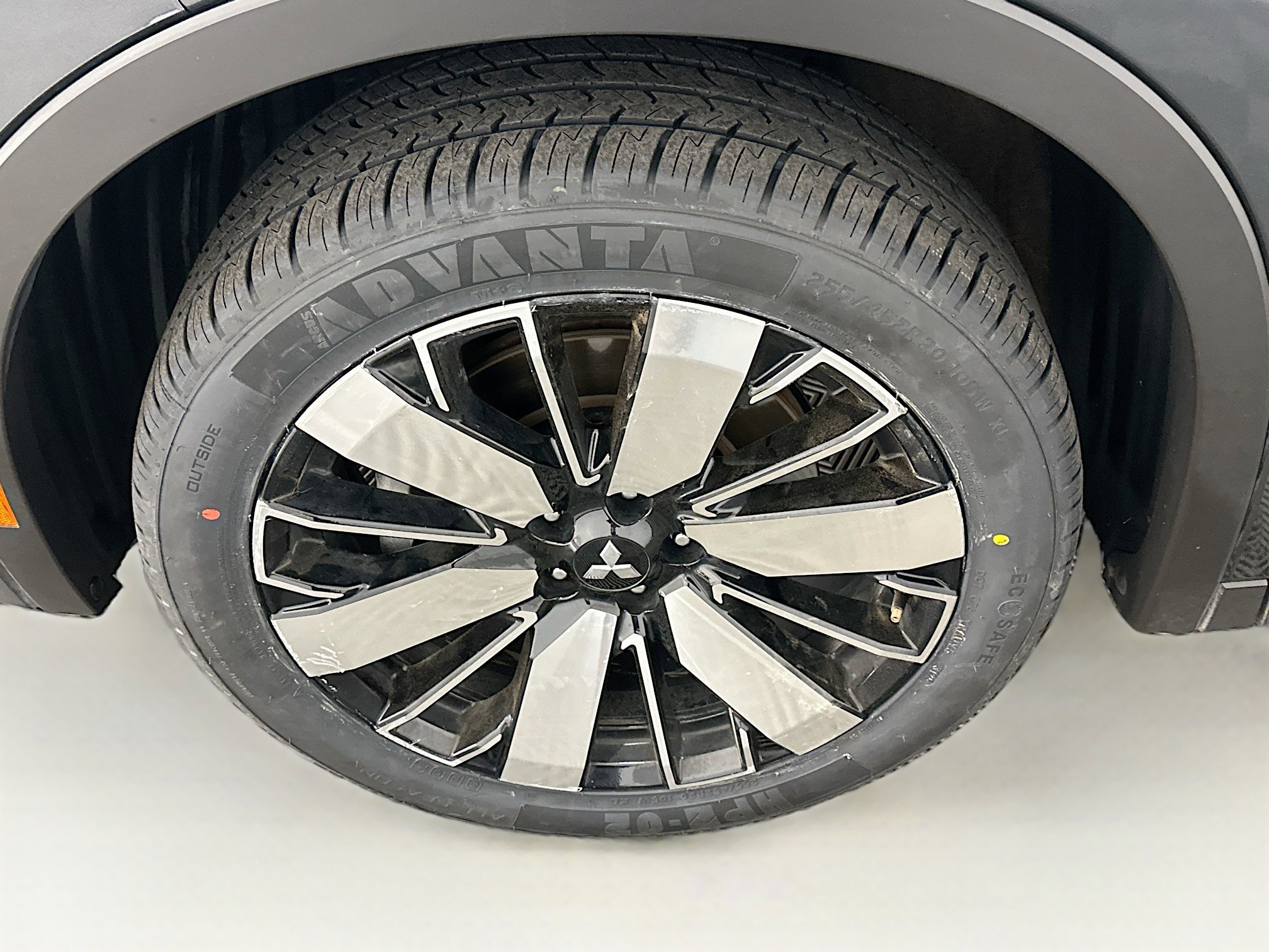 Used 2025 Mitsubishi Outlander SE image 11