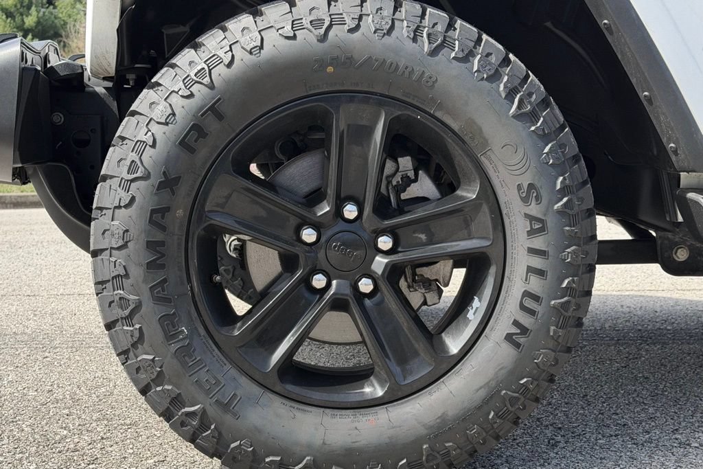 Used 2021 Jeep Wrangler Unlimited Sahara AWD/4WD image 32