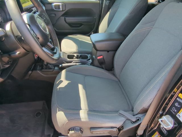 Used 2024 Jeep Gladiator Overland AWD/4WD image 11