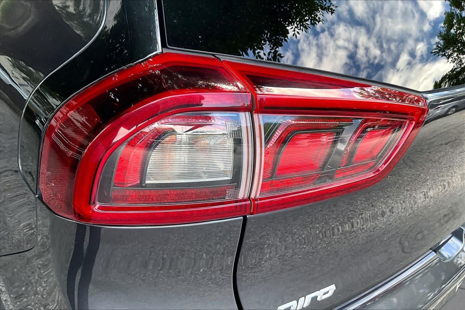 Used 2019 Kia Niro EX FWD image 28