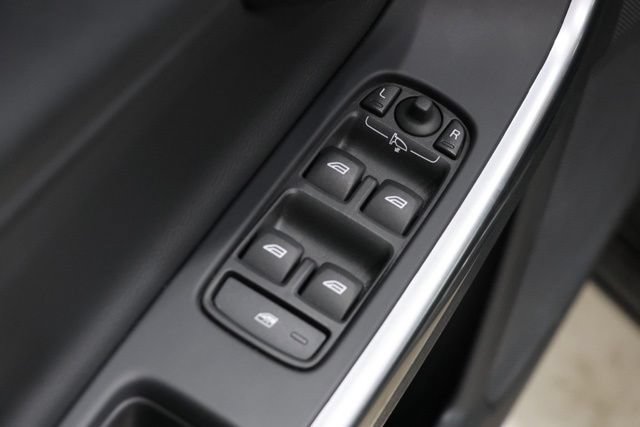 Used 2015 Volvo S60 T5 Platinum w/ Climate Package FWD image 18