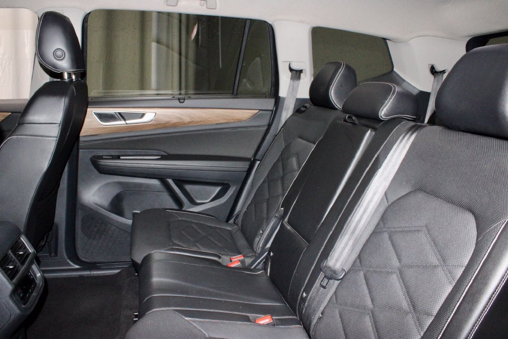 Used 2024 Volkswagen Atlas SE AWD/4WD image 22