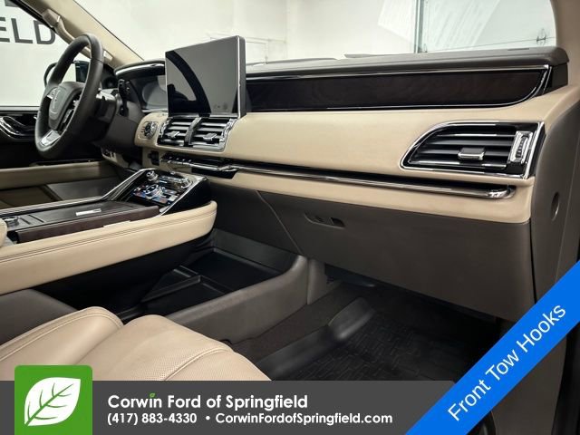 Used 2024 Lincoln Navigator Reserve image 12