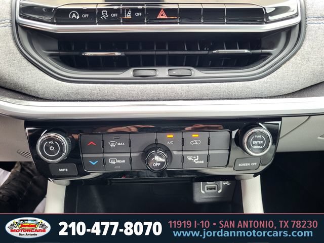 Used 2022 Jeep Compass Latitude FWD image 23