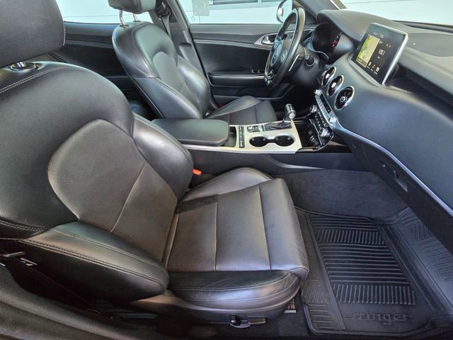 Used 2018 Kia Stinger GT1 RWD image 25