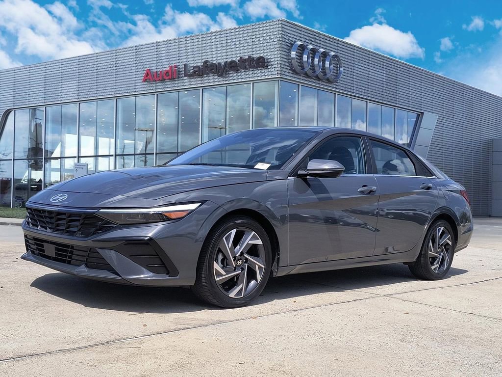 Used 2024 Hyundai Elantra Limited image 1