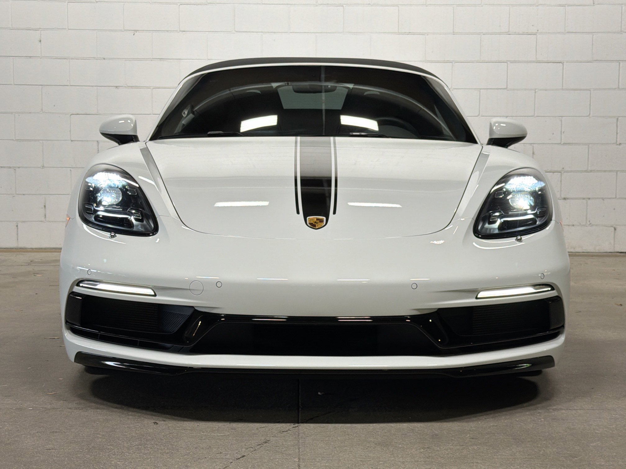 Certified 2025 Porsche 718 Boxster RWD image 9