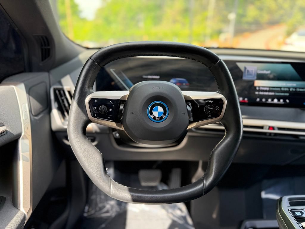 Used 2024 BMW iX xDrive50 AWD/4WD image 41