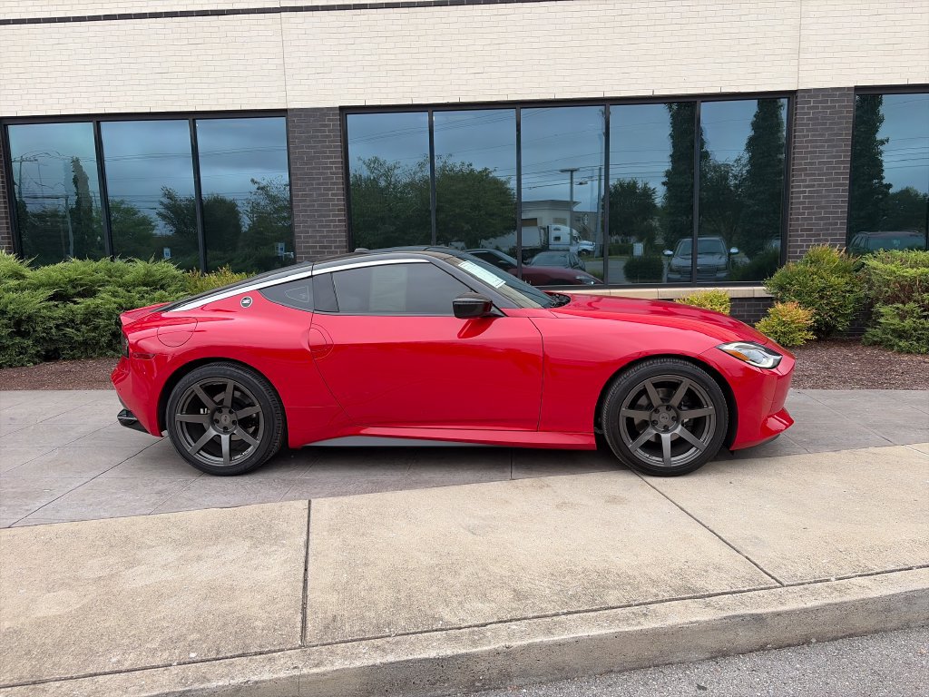Used 2025 Nissan Z Sport w/ Floor Mat Package RWD image 4
