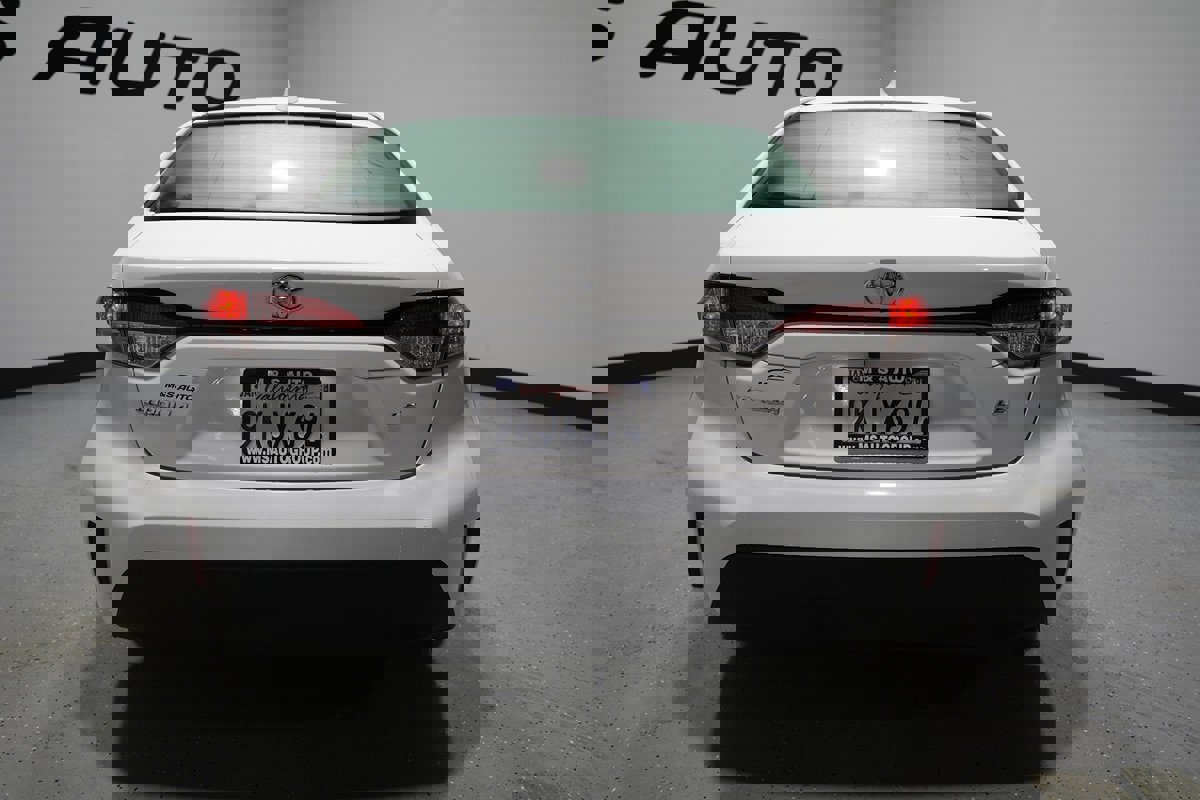 Used 2024 Toyota Corolla LE image 23