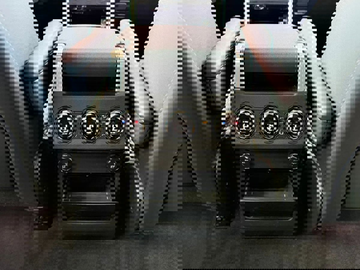 Used 2019 Land Rover Discovery HSE image 50