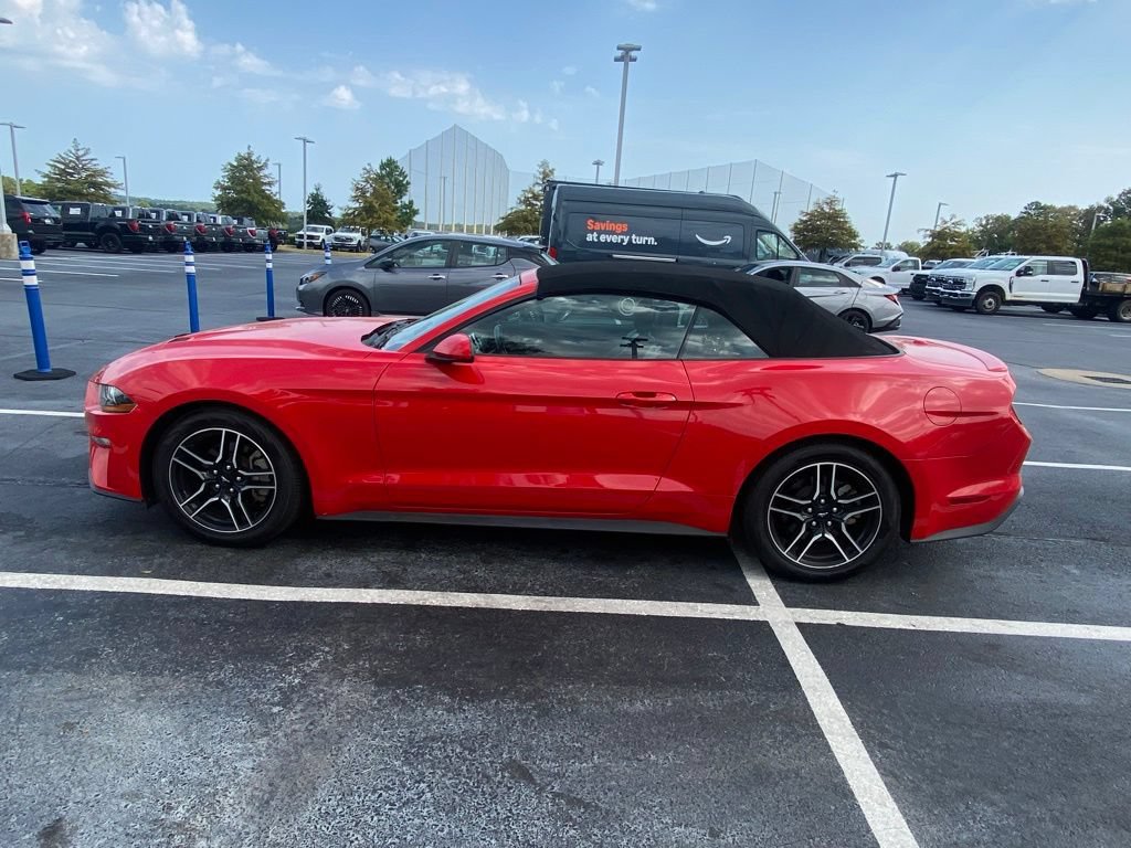 Used 2022 Ford Mustang Premium RWD image 4