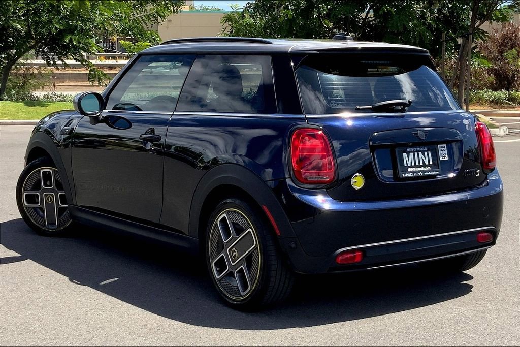 Certified 2024 MINI Cooper SE image 10