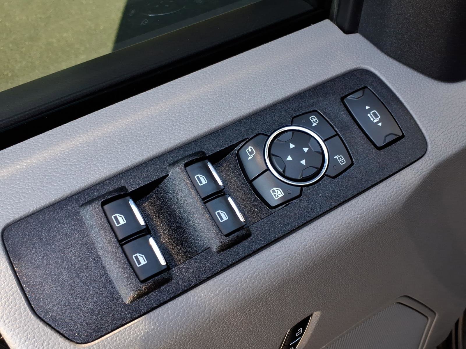 Certified 2021 Ford F250 XLT w/ XLT Value Package image 12