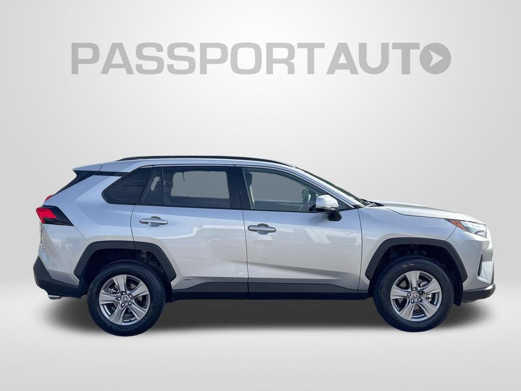 Used 2025 Toyota RAV4 LE AWD/4WD image 9