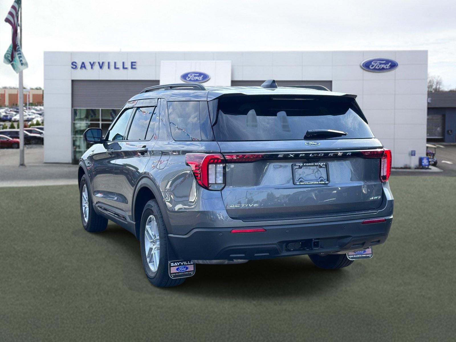 Used 2026 Ford Explorer Active AWD/4WD image 4