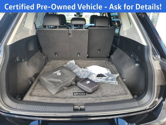 Certified 2022 Volkswagen Tiguan SE w/ Panoramic Sunroof Package AWD/4WD image 18