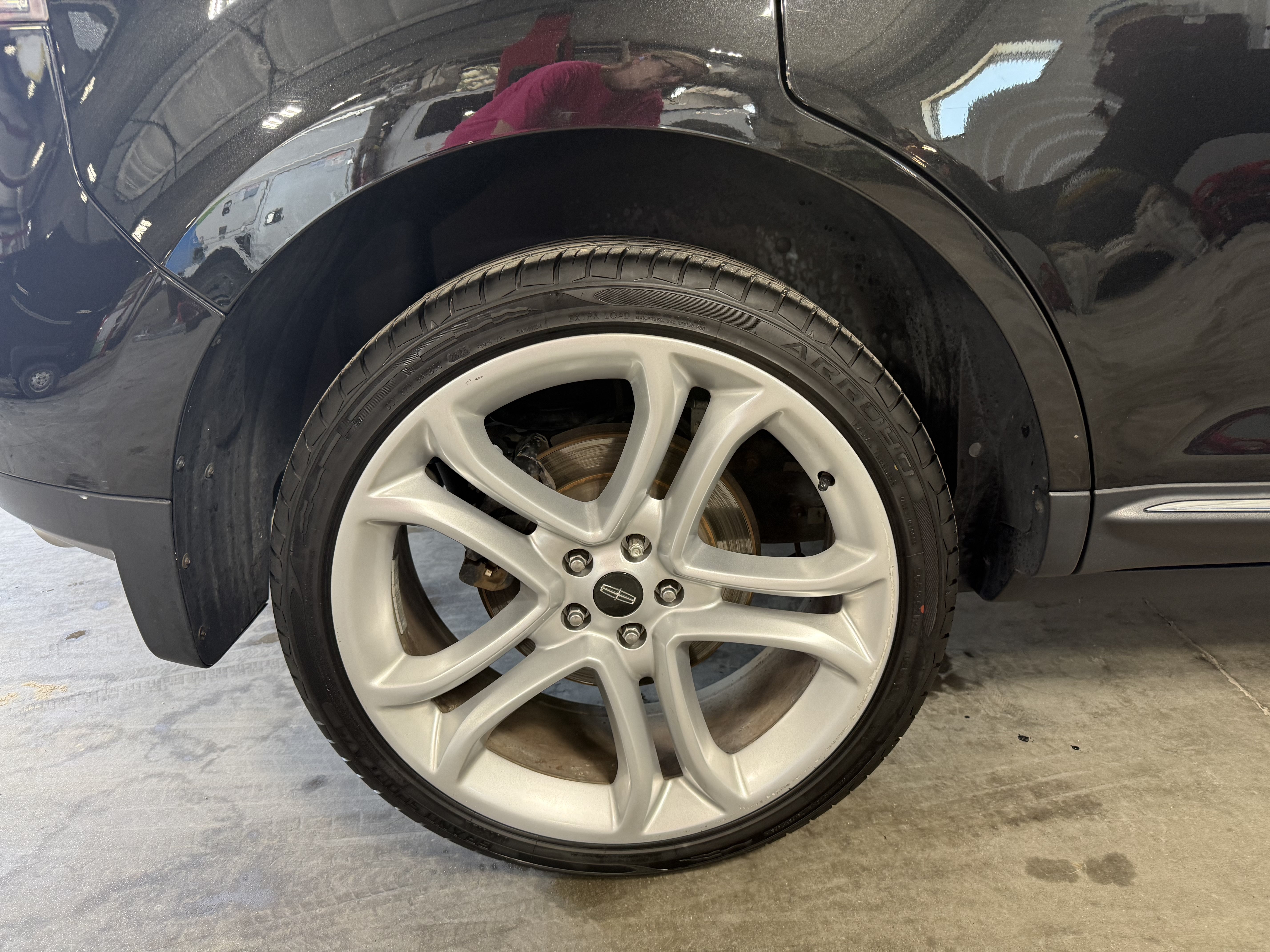Used 2014 Lincoln MKX AWD w/ Equipment Group 102A image 8