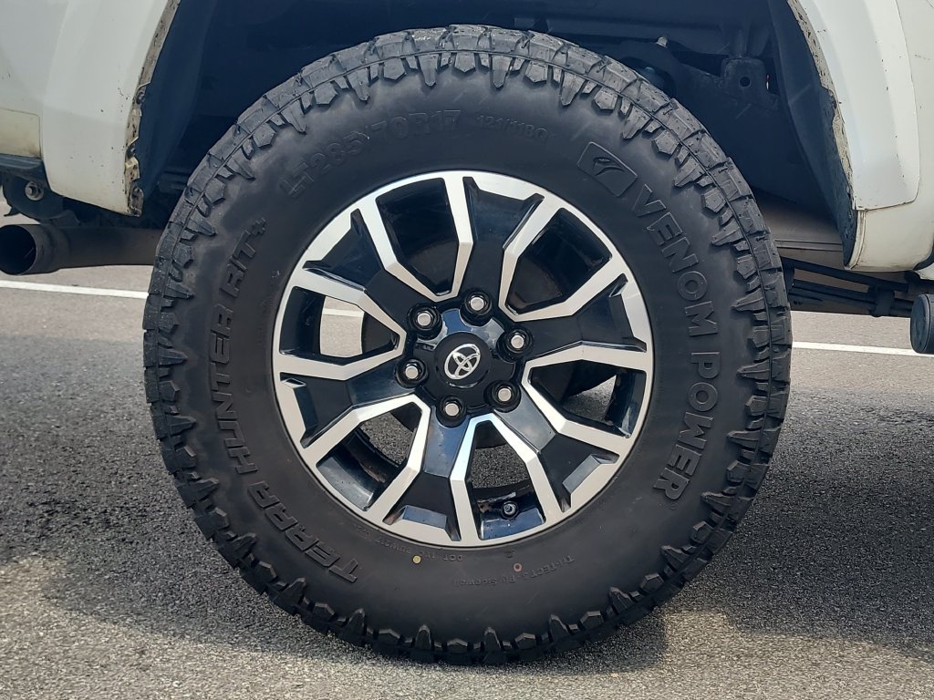 Used 2019 Toyota Tacoma TRD Sport RWD image 5