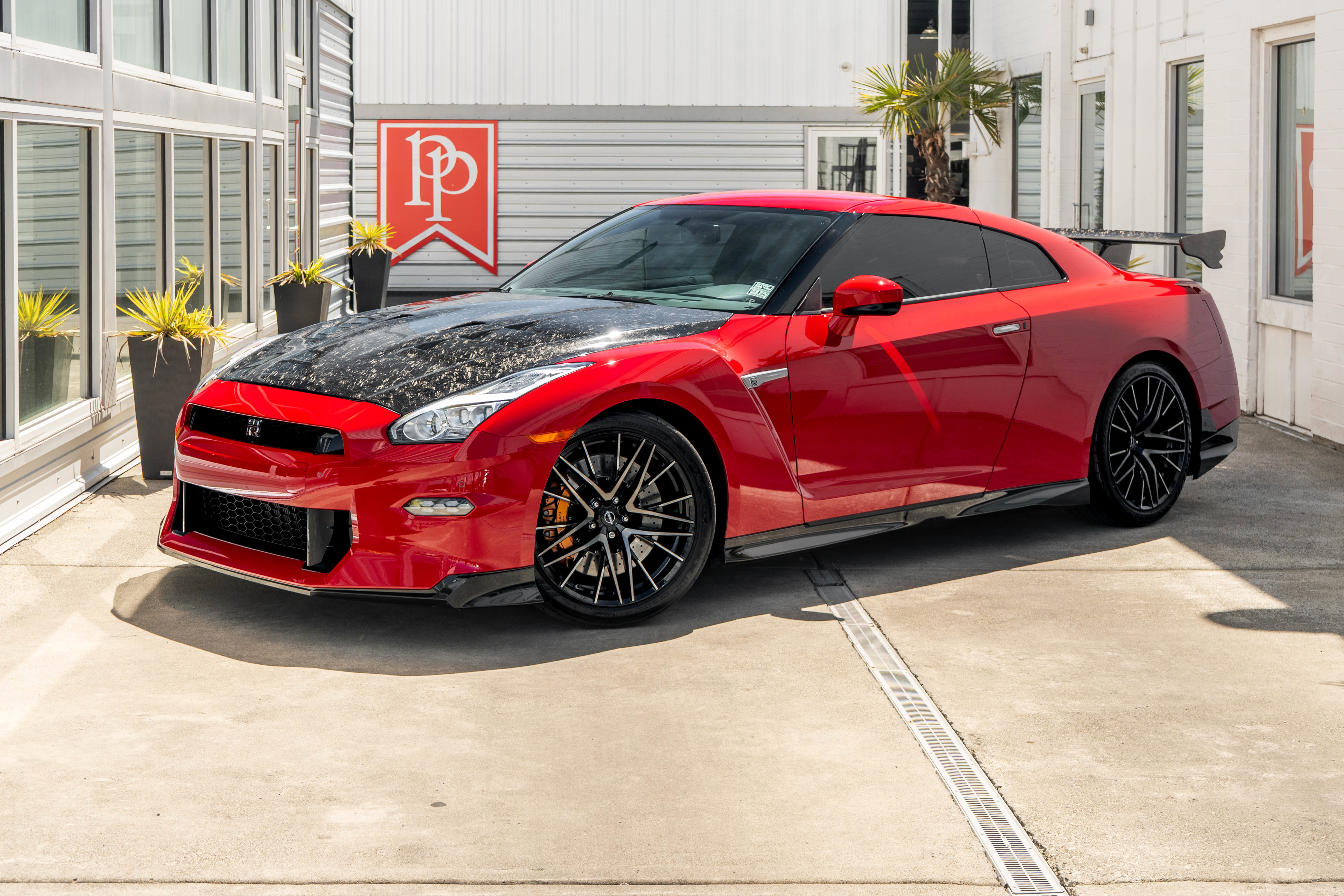 Used 2024 Nissan GT-R Premium w/ Premium Interior Package AWD/4WD image 2