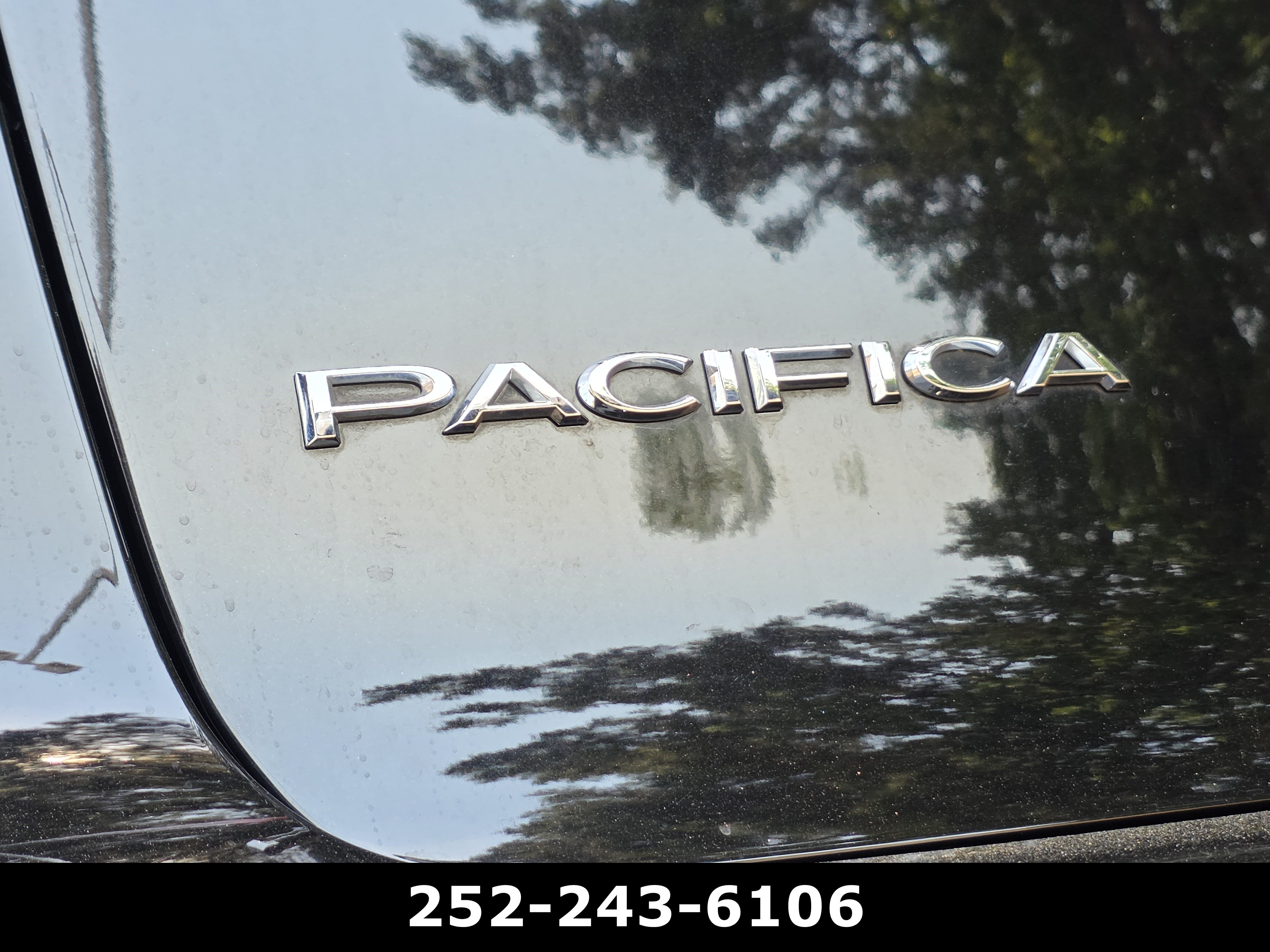 Used 2024 Chrysler Pacifica Touring-L FWD image 50