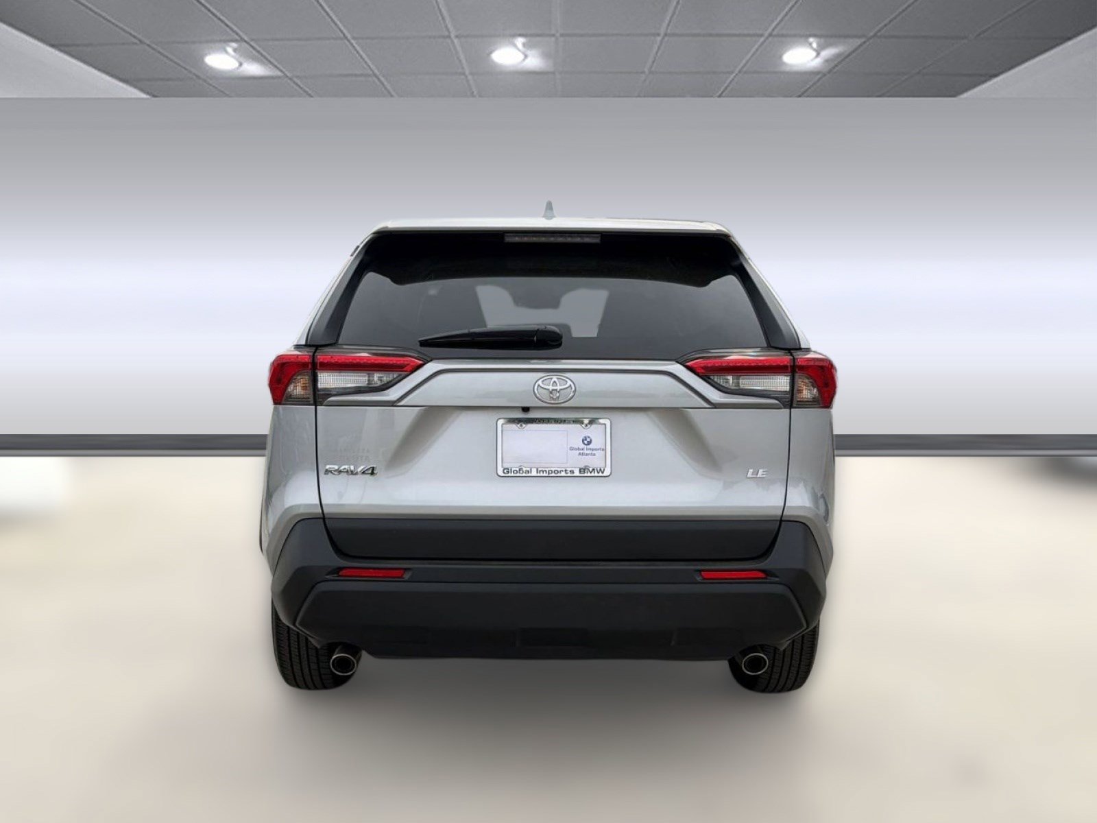 Used 2022 Toyota RAV4 LE image 9