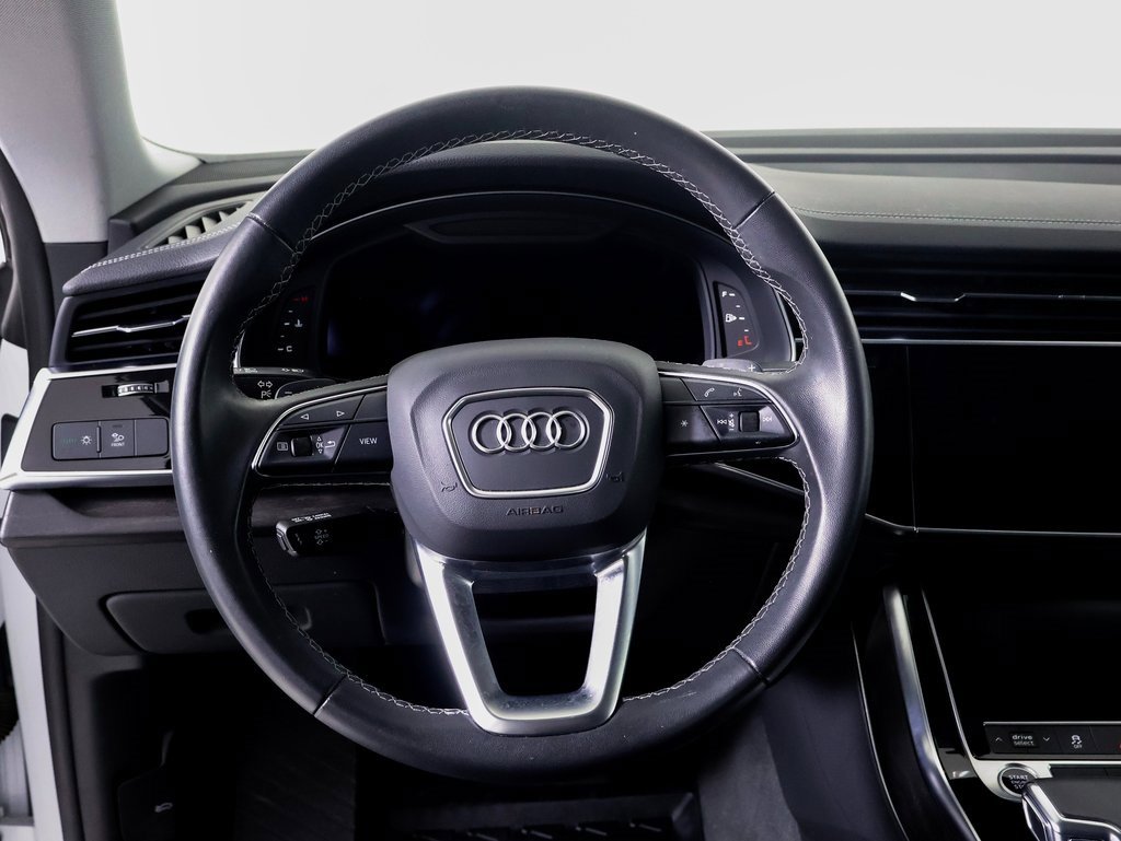 Used 2023 Audi Q8 Premium image 9