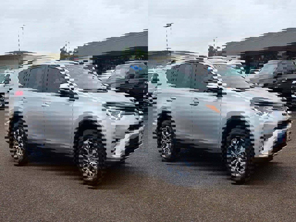 Used 2016 Toyota RAV4 XLE image 28