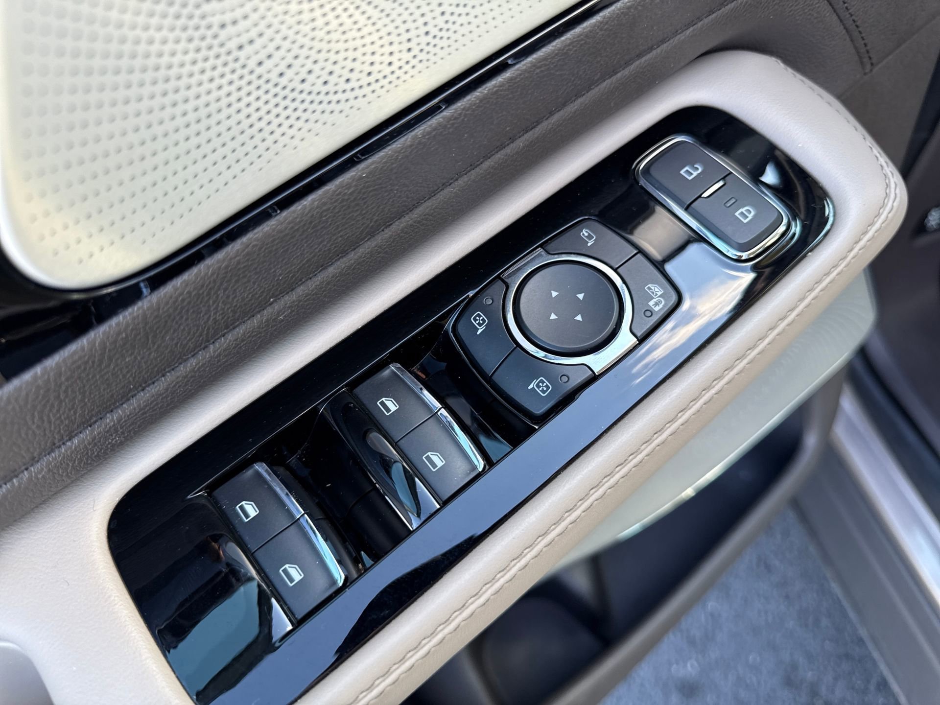 Used 2021 Lincoln Aviator Reserve w/ Equipment Group 202A image 21