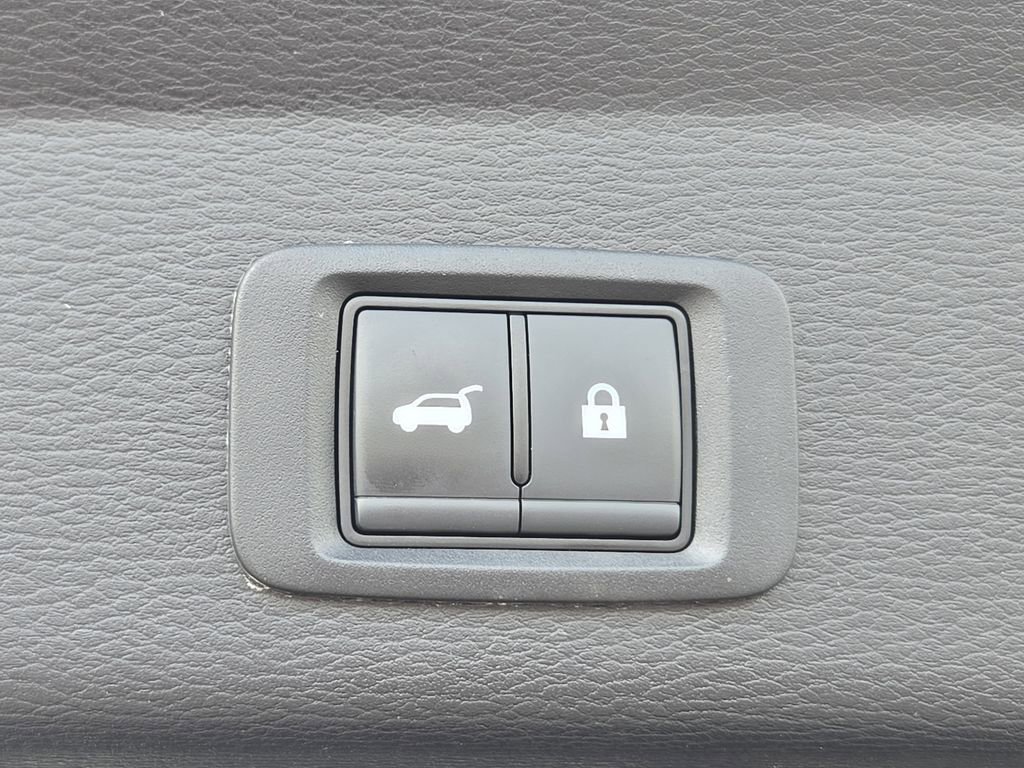 Used 2024 Mitsubishi Outlander SE Black Edition image 12