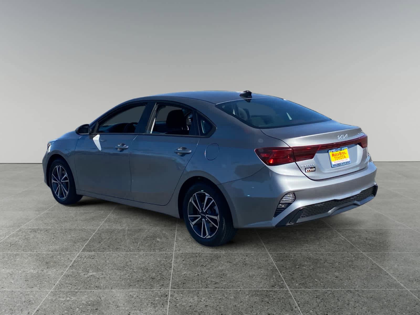 Used 2023 Kia Forte LXS image 3