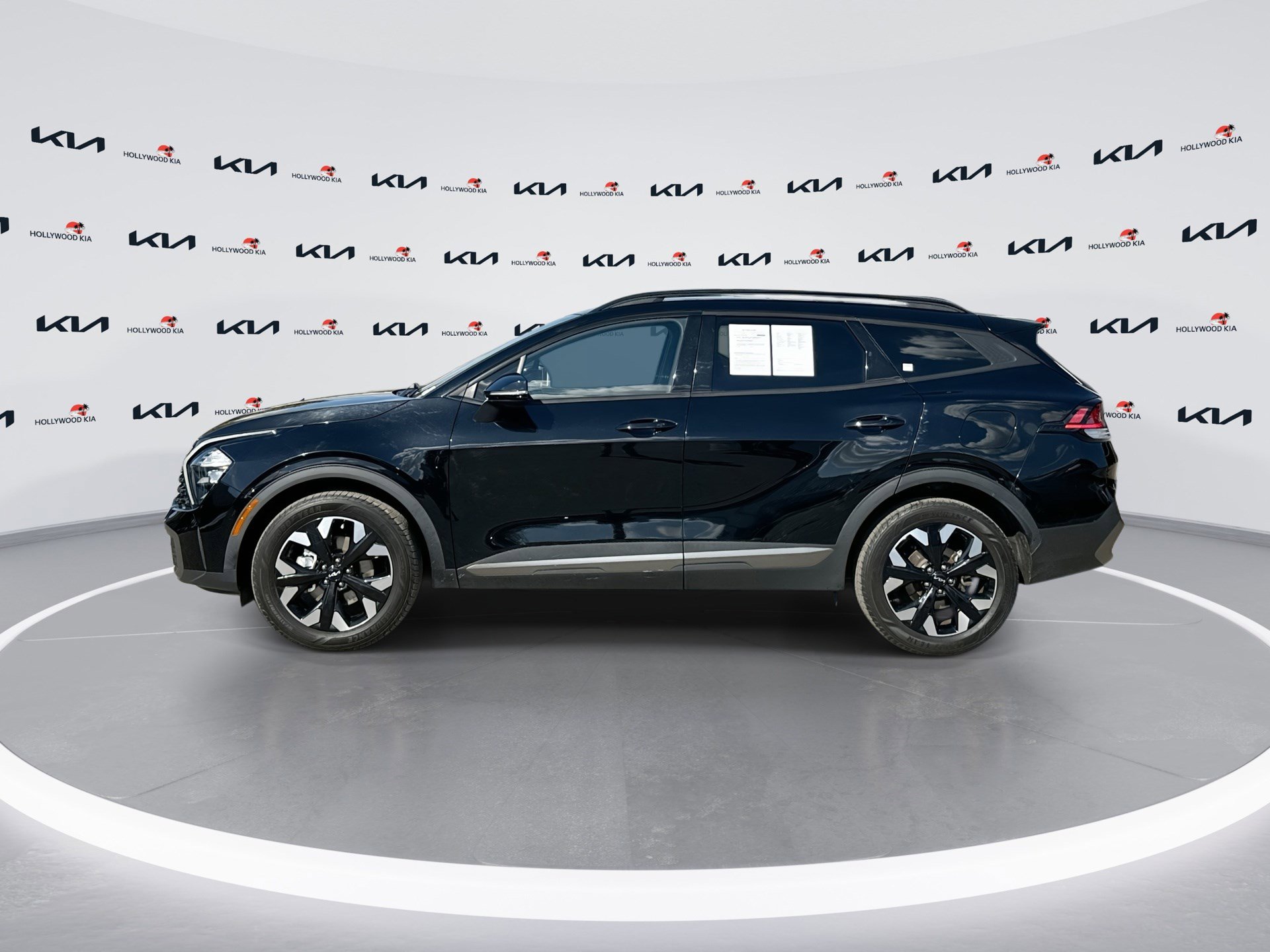 Used 2023 Kia Sportage X-Line w/ X-Line Premium Package image 5