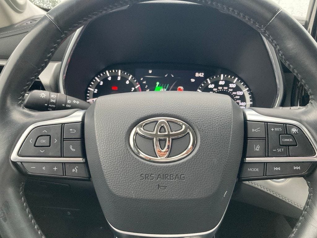 Used 2021 Toyota Highlander Platinum AWD/4WD image 19