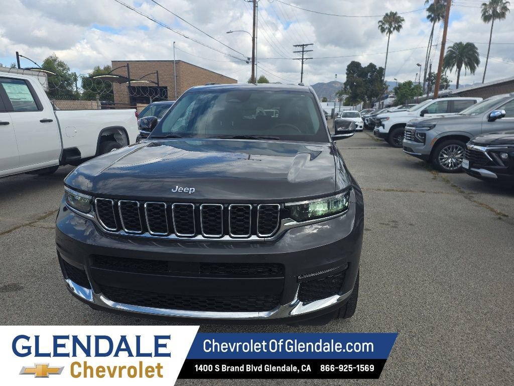 Used 2023 Jeep Grand Cherokee L Limited AWD/4WD image 2