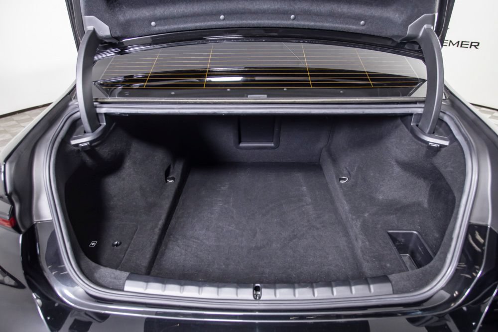 Used 2023 BMW 740i RWD image 8