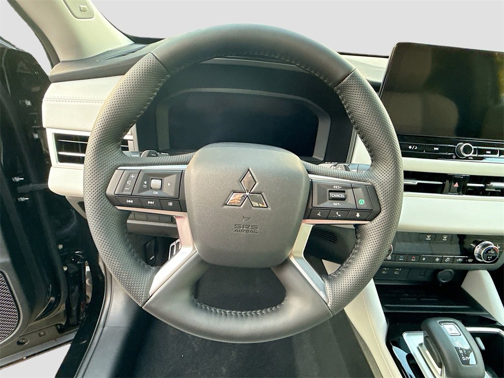 New 2025 Mitsubishi Outlander SEL image 11