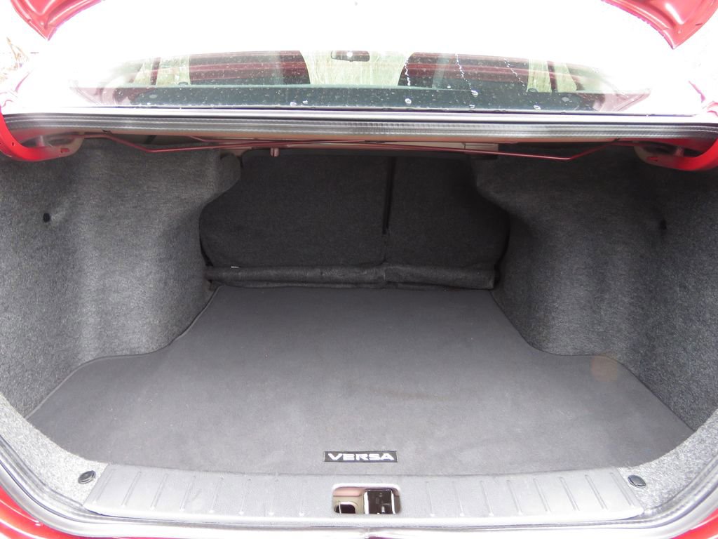 Used 2019 Nissan Versa SV FWD image 17