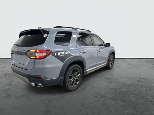 Used 2023 Honda Pilot Touring image 4