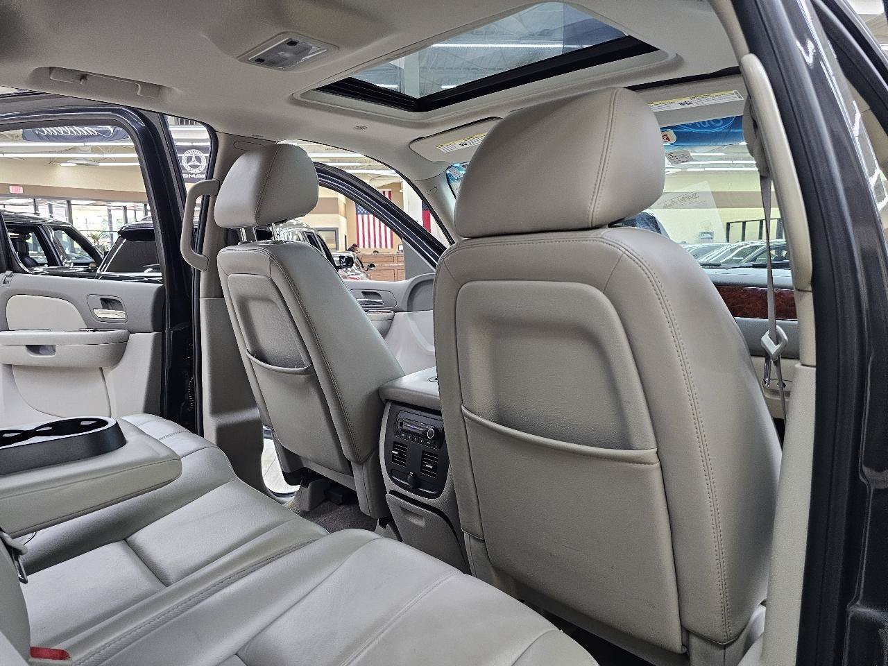 Used 2011 Chevrolet Avalanche LT w/ Regional Value Package RWD image 21